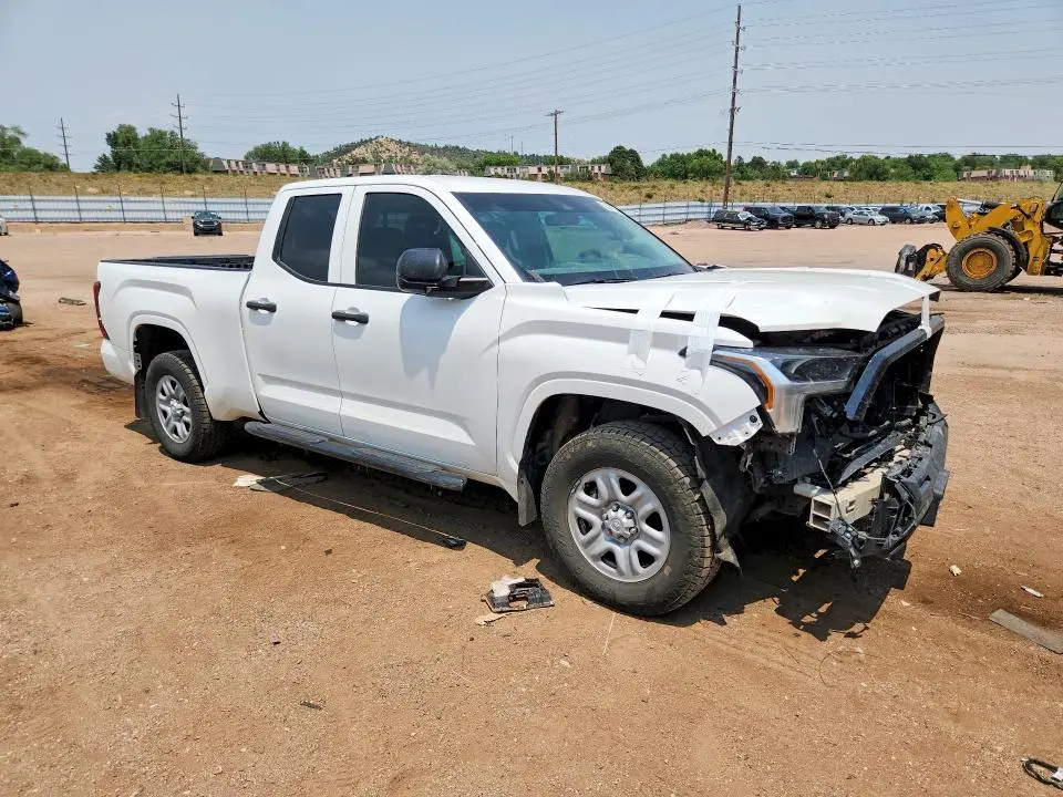 2022 TOYOTA TUNDRA SR  