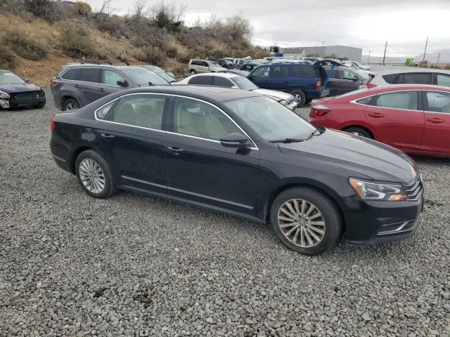 2016 VOLKSWAGEN PASSAT SE  