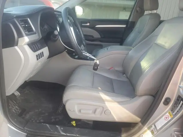 2016 TOYOTA HIGHLANDER XLE  