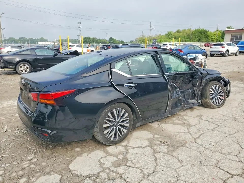 2023 NISSAN ALTIMA SV  