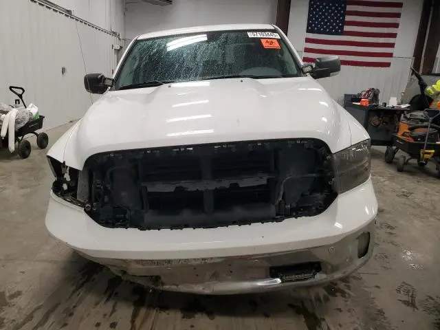 2016 RAM 1500 SLT  