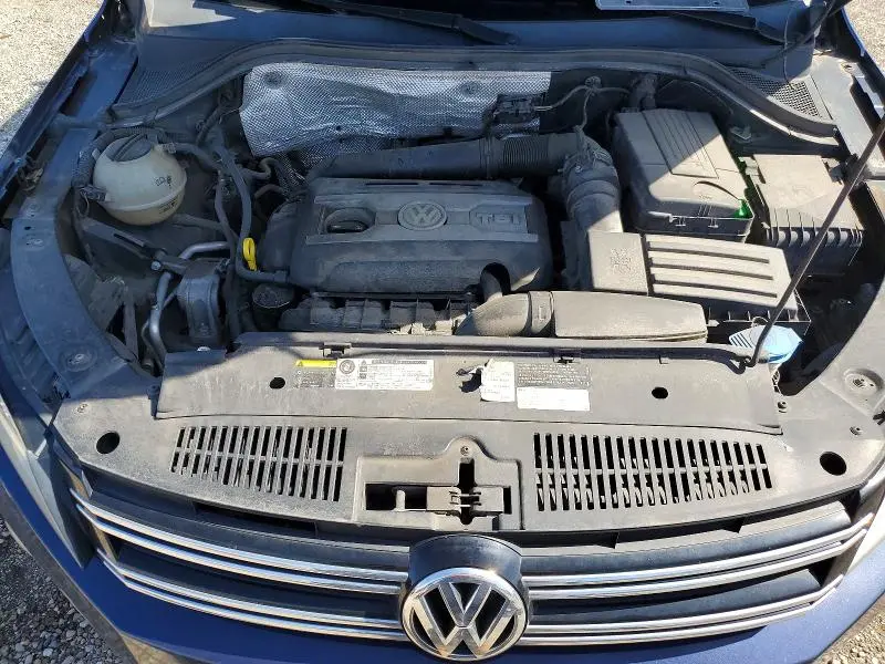 2015 VOLKSWAGEN TIGUAN S  