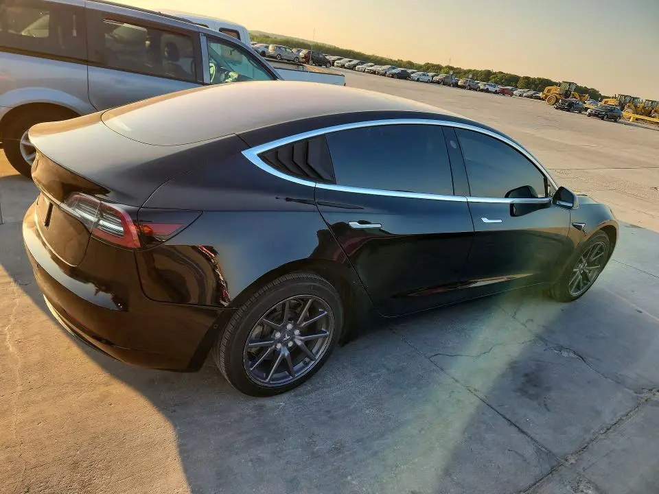 2018 TESLA MODEL 3   