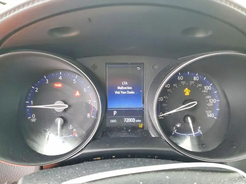 2021 TOYOTA C-HR LE  