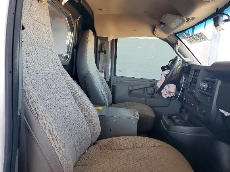 2024 GMC SAVANA G2500  