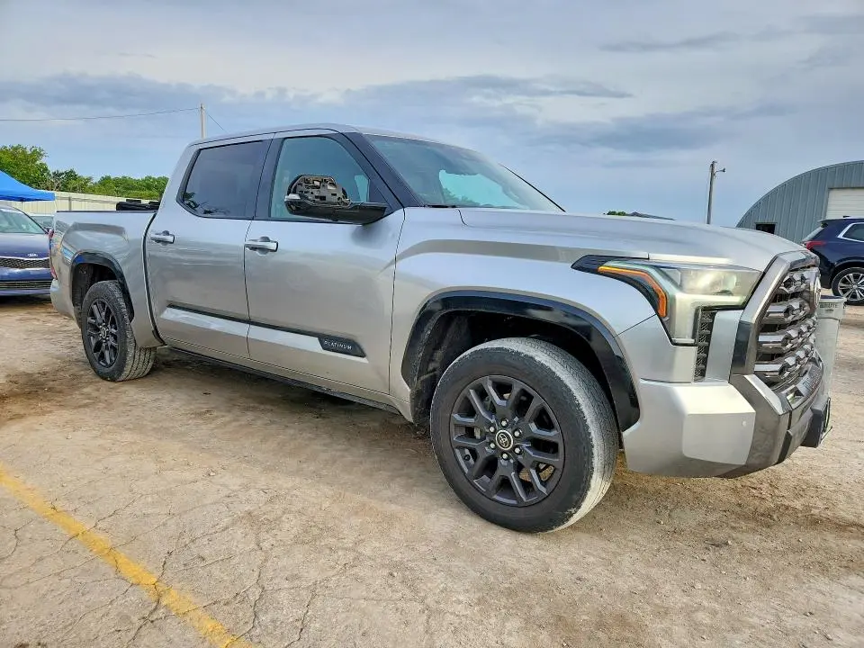 2022 TOYOTA TUNDRA PLATINUM  