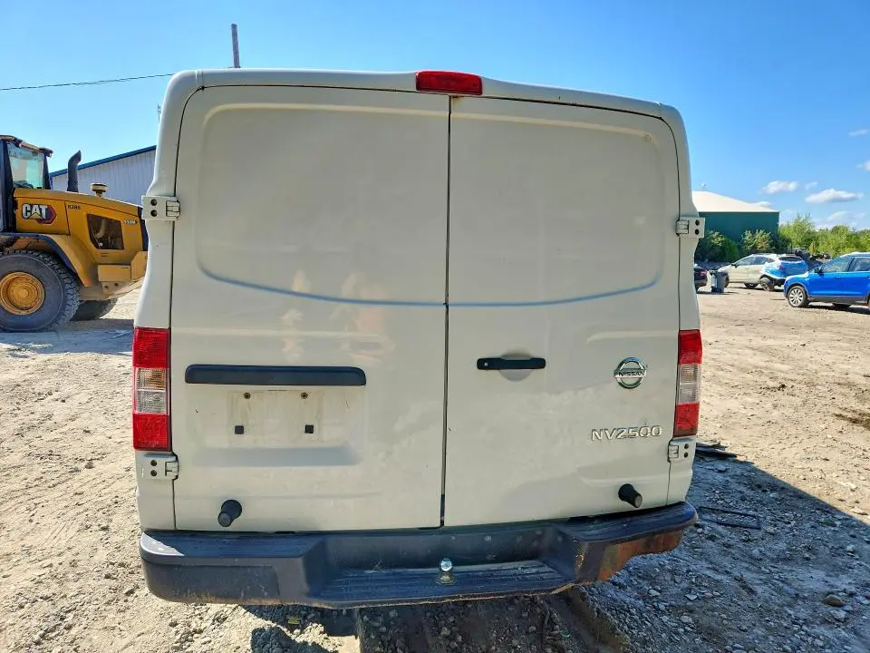 2017 NISSAN NV 2500 HD S  