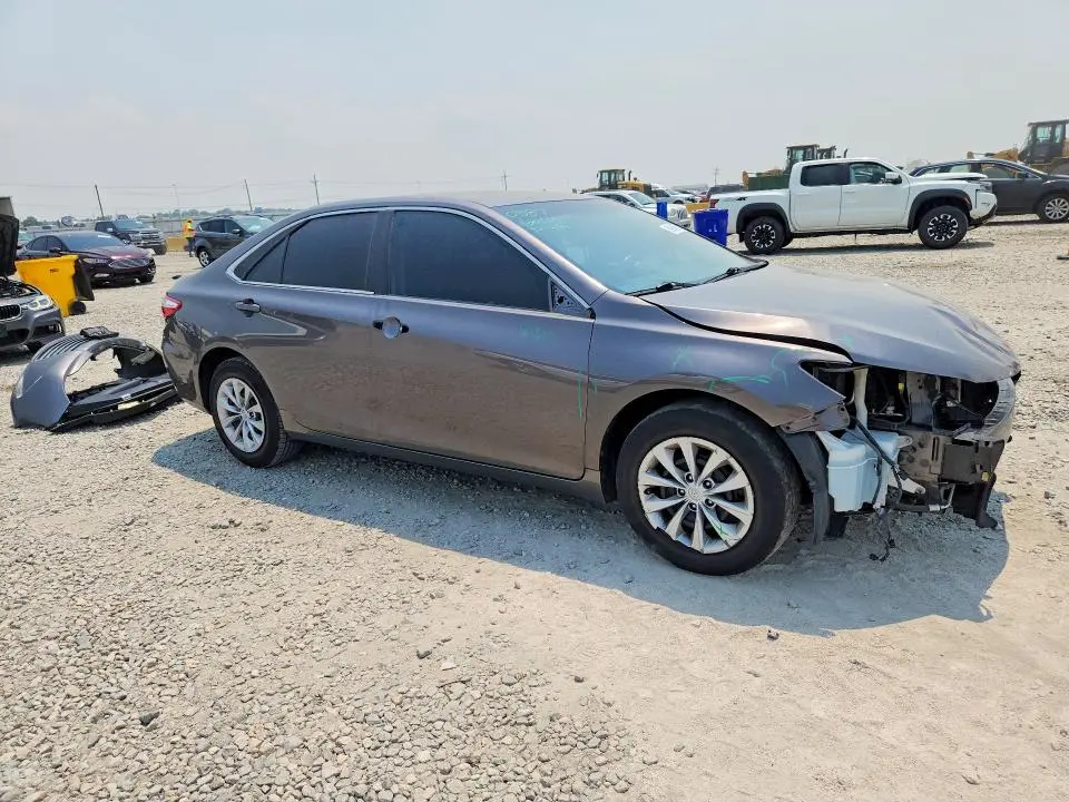 2016 TOYOTA CAMRY LE  
