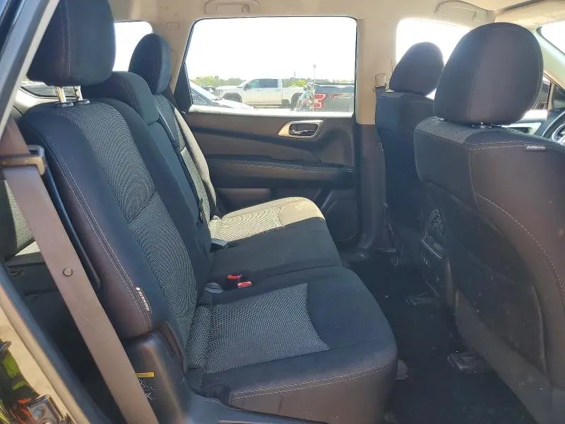 2019 NISSAN PATHFINDER SV  