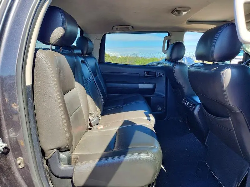 2011 TOYOTA TUNDRA CREWMAX SR5  