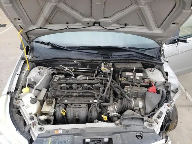2010 FORD FOCUS SE  