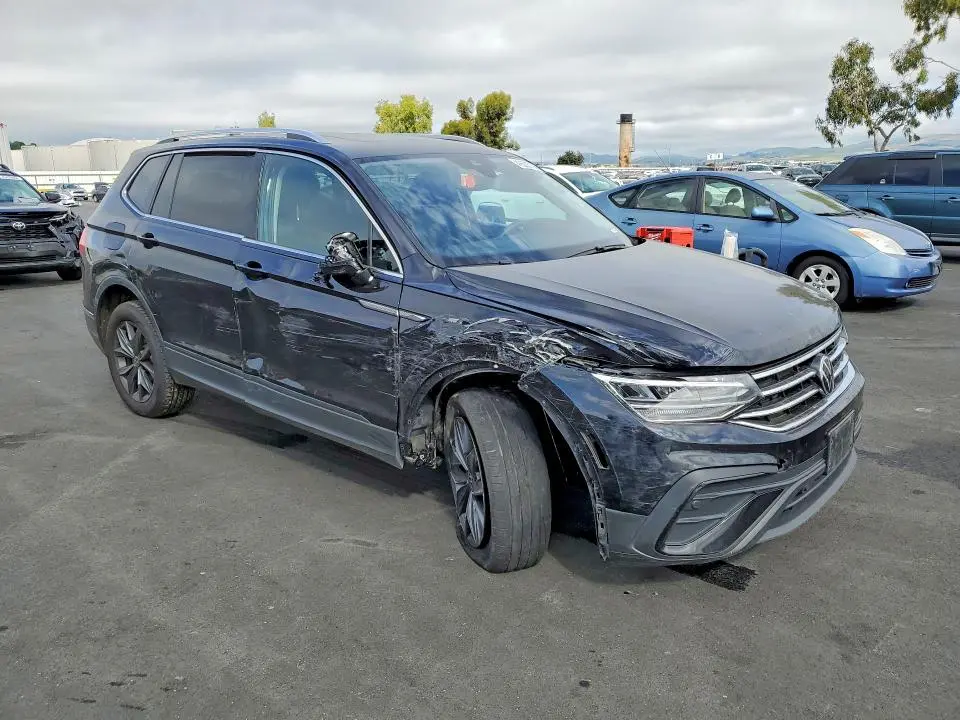 2022 VOLKSWAGEN TIGUAN SE  