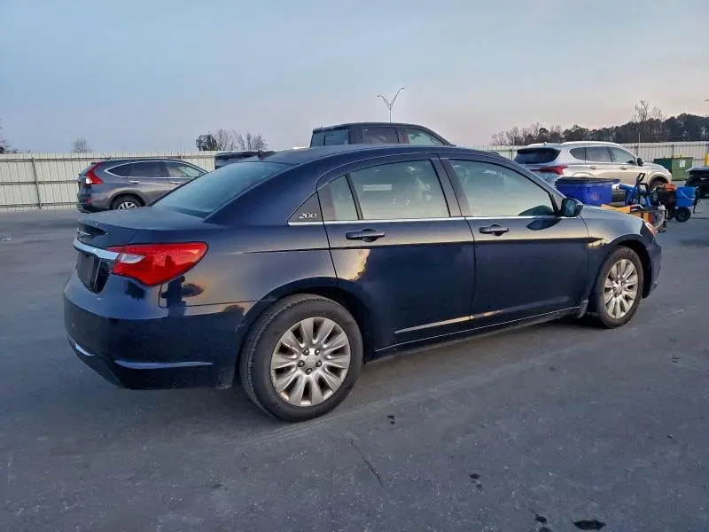 2013 CHRYSLER 200 LX  