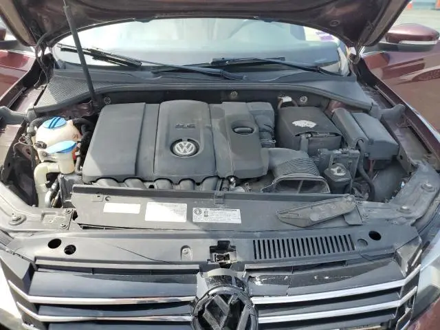 2013 VOLKSWAGEN PASSAT SE  