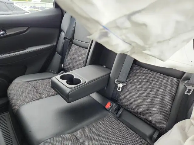 2022 NISSAN ROGUE SPORT SV  