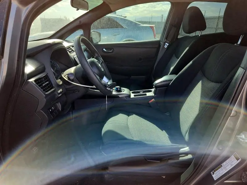 2018 NISSAN LEAF S  