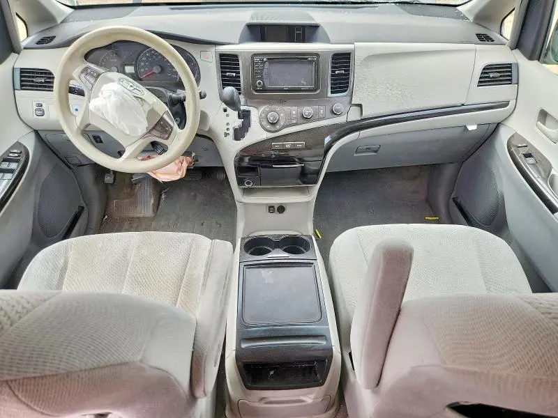 2012 TOYOTA SIENNA LE  