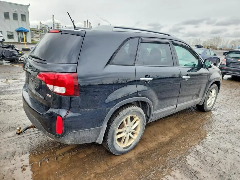 2015 KIA SORENTO LX  
