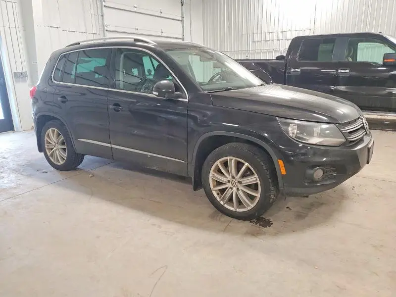 2012 VOLKSWAGEN TIGUAN S  