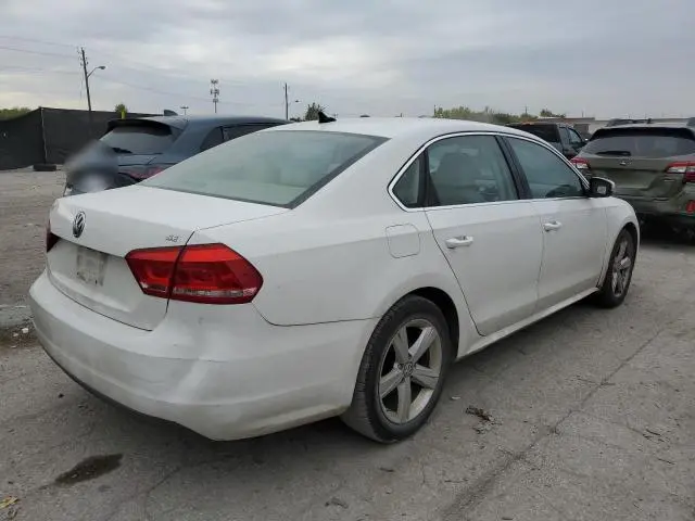 2013 VOLKSWAGEN PASSAT SE  
