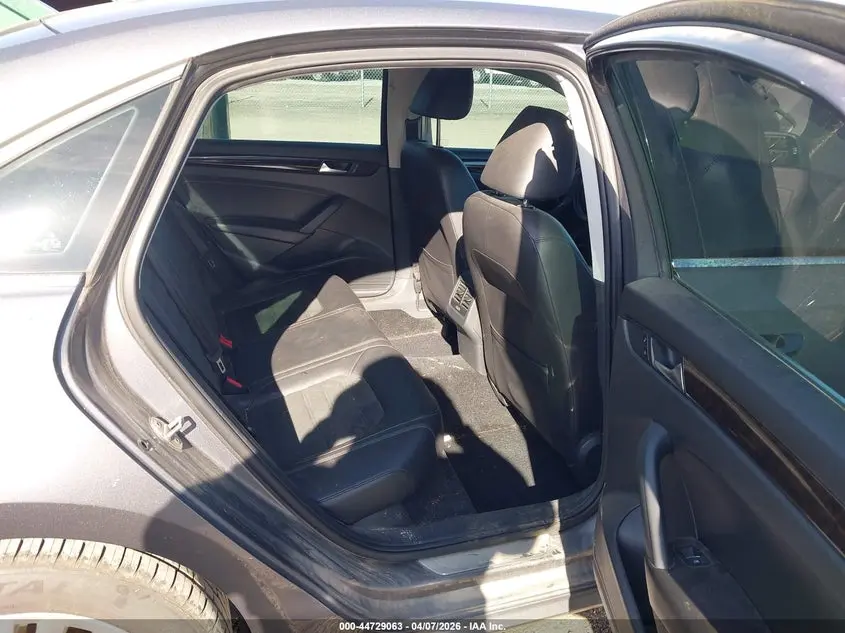 2015 VOLKSWAGEN PASSAT 2.0L TDI SEL PREMIUM