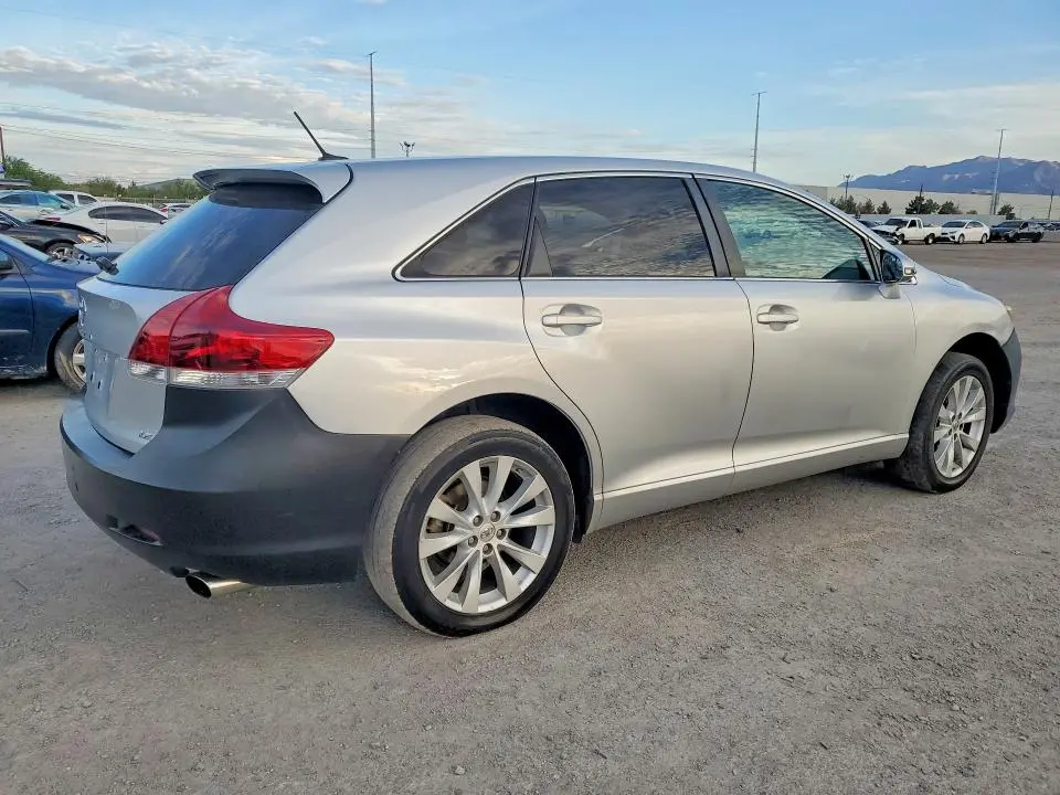2013 TOYOTA VENZA LE  