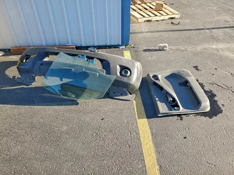 2013 NISSAN FRONTIER S  