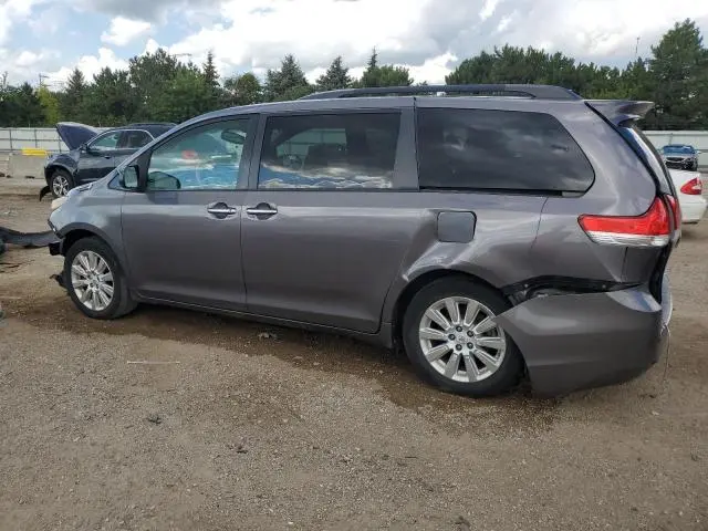 2011 TOYOTA SIENNA XLE  