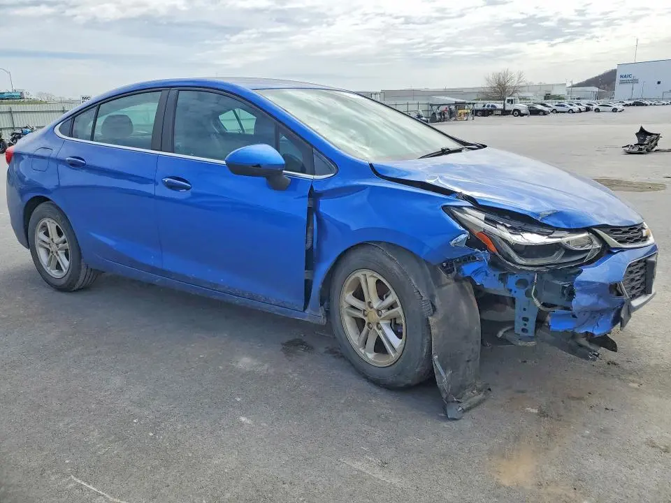 2017 CHEVROLET CRUZE LT  