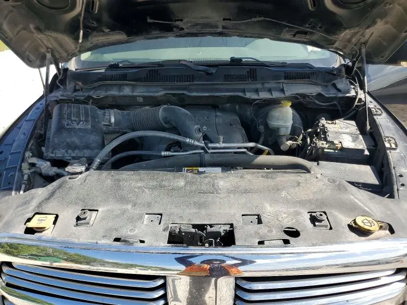 2016 RAM 1500 SLT  