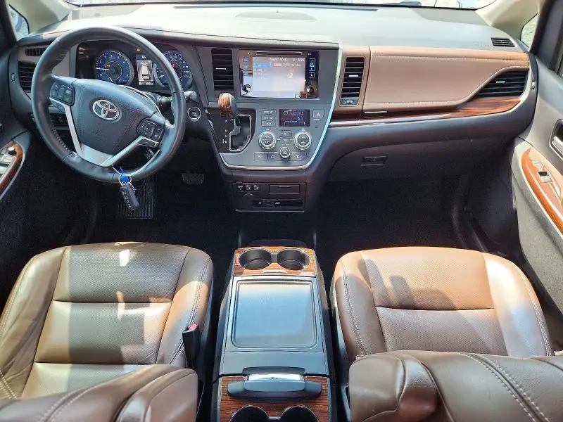 2015 TOYOTA SIENNA LIMITED PREMIUM 7-PASSENGER  