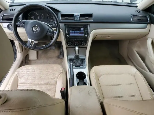 2015 VOLKSWAGEN PASSAT SE  