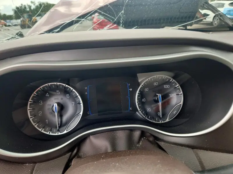 2021 CHRYSLER VOYAGER LXI  