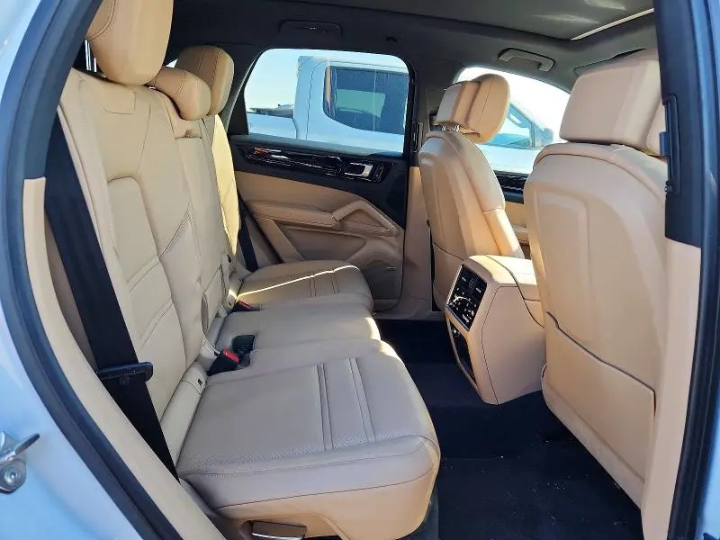 2021 PORSCHE CAYENNE   