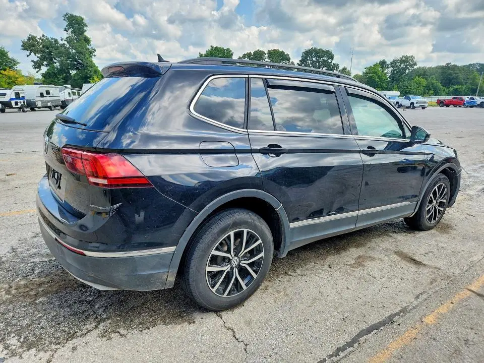 2021 VOLKSWAGEN TIGUAN SE  