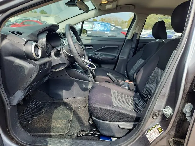 2021 NISSAN VERSA S  