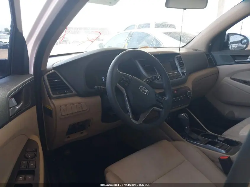 2017 HYUNDAI TUCSON SE