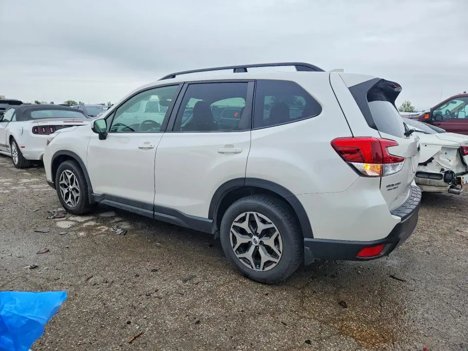 2021 SUBARU FORESTER PREMIUM  