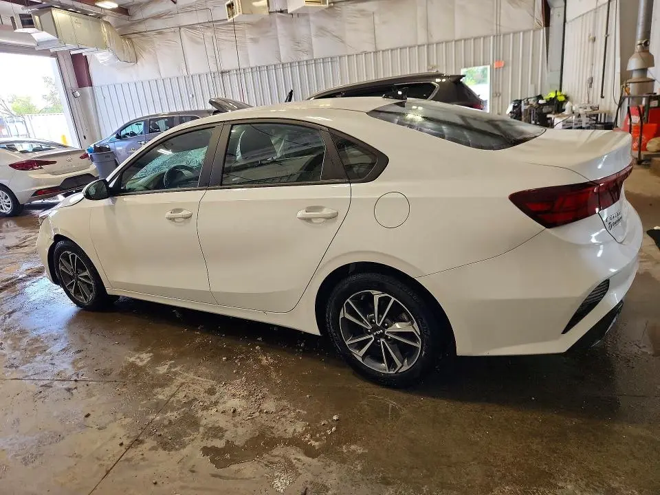 2022 KIA FORTE LXS  