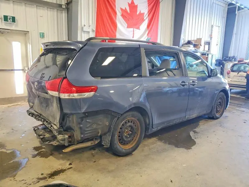 2014 TOYOTA SIENNA LE  