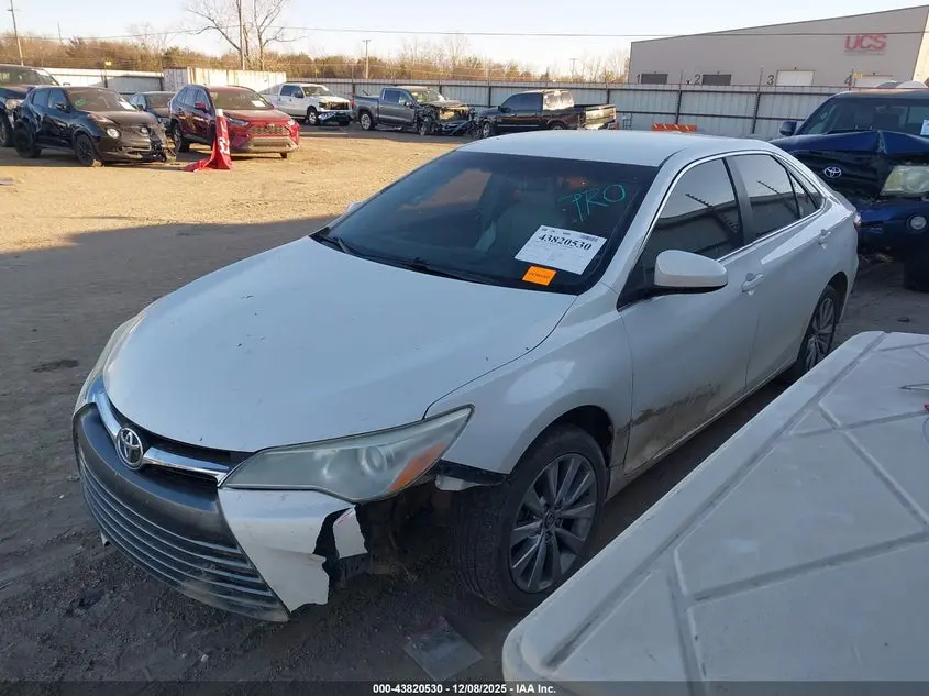 2016 TOYOTA CAMRY XLE