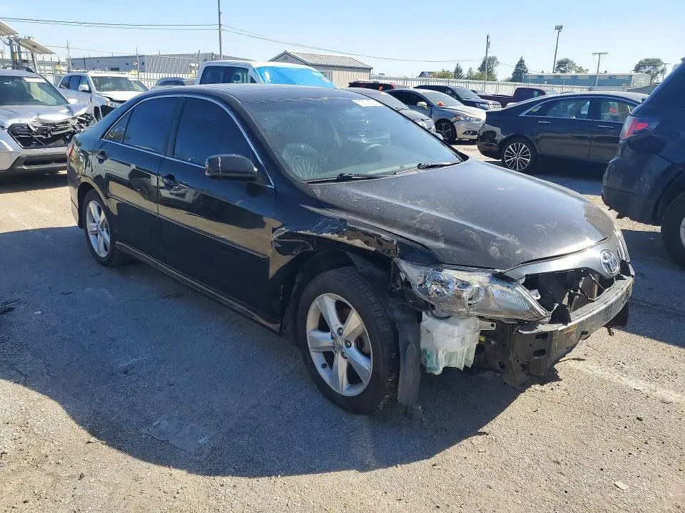 2011 TOYOTA CAMRY SE  