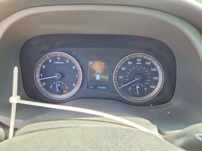 2016 HYUNDAI TUCSON SE  