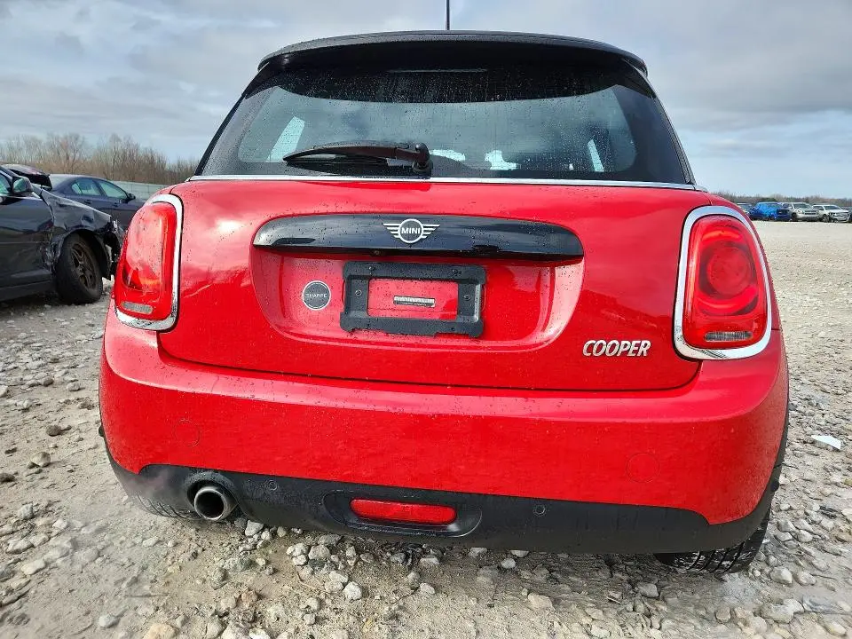 2021 MINI COOPER   