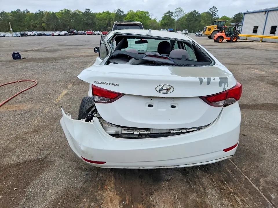 2015 HYUNDAI ELANTRA SE  