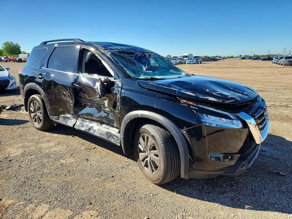 2022 NISSAN PATHFINDER SV  