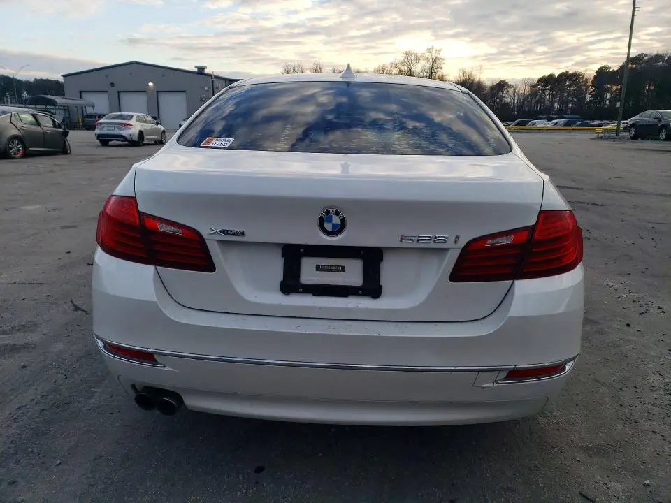 2015 BMW 528 XI  