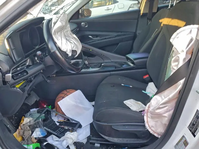 2021 HYUNDAI ELANTRA SEL  