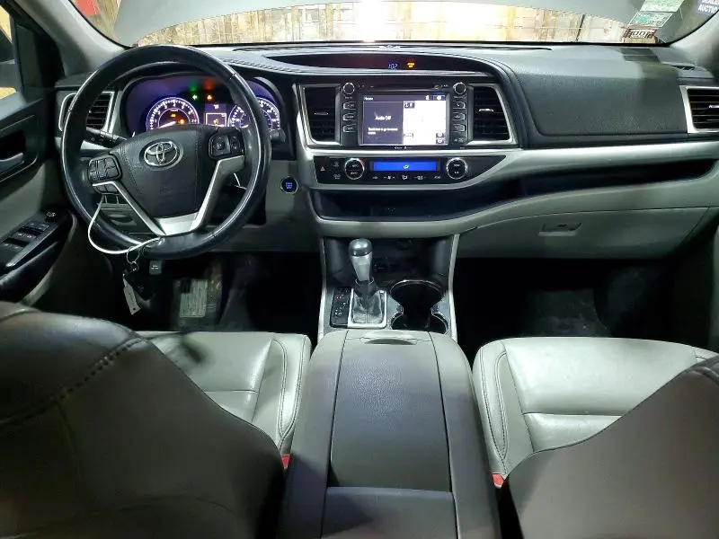 2015 TOYOTA HIGHLANDER XLE  