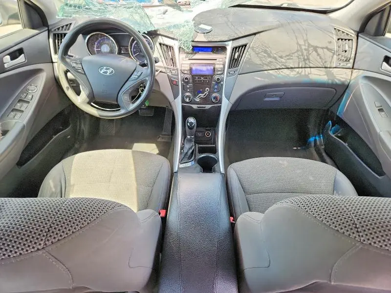 2012 HYUNDAI SONATA GLS  